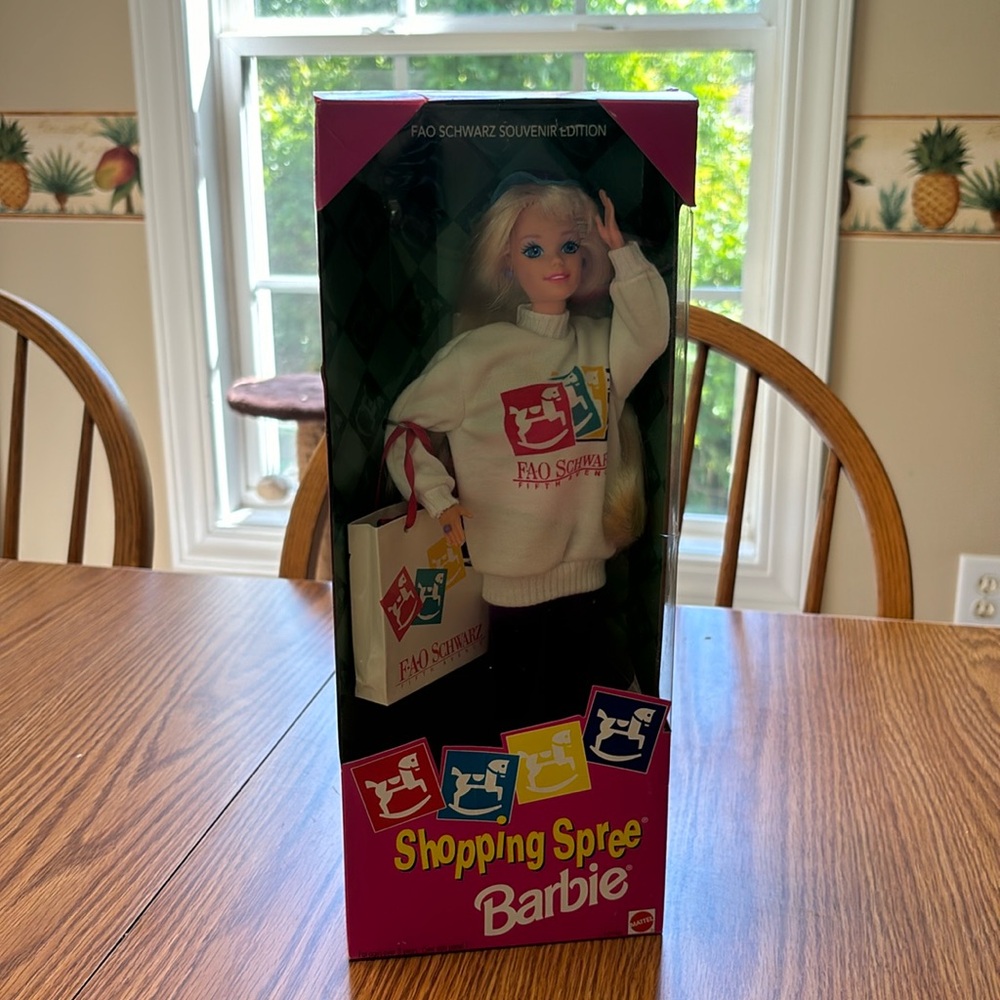 1994 Shopping Spree FAO SCHWARZ Barbie Doll Long Blonde Hair #12749 New In Box